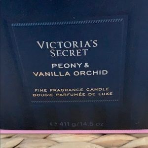 Victoria secret candle